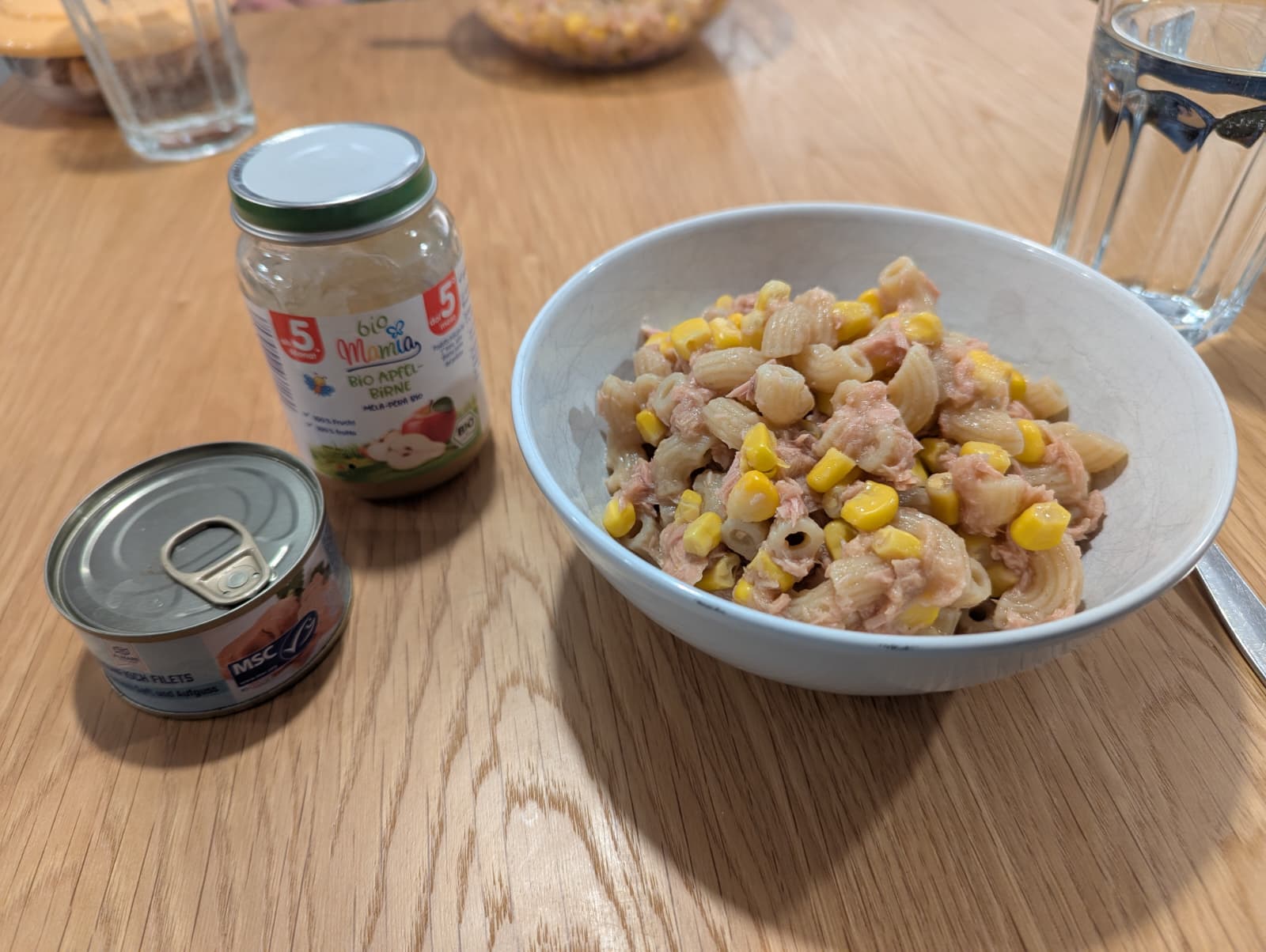 Thunfischnudelsalat mit Apfelmus